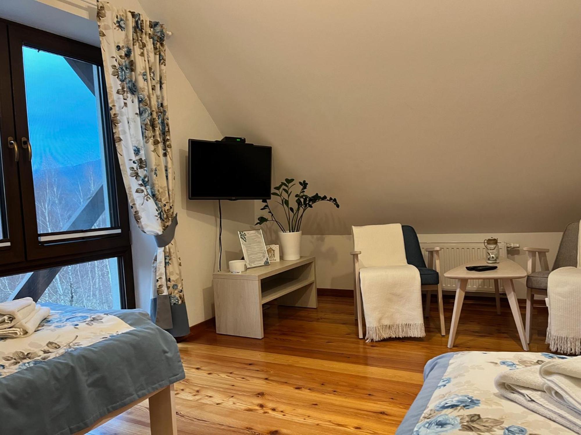 Apartamety I Pokoje Goscinne Na Jaskolczej Swieradow-Zdroj Ngoại thất bức ảnh
